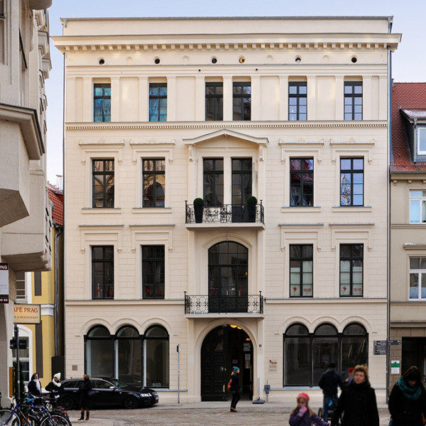 Schlossstraße 12